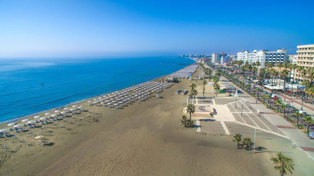 Larnaca Finikoudes Beach
